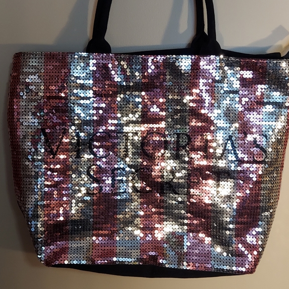 Victoria secret overnight bag - Picture 2 of 4